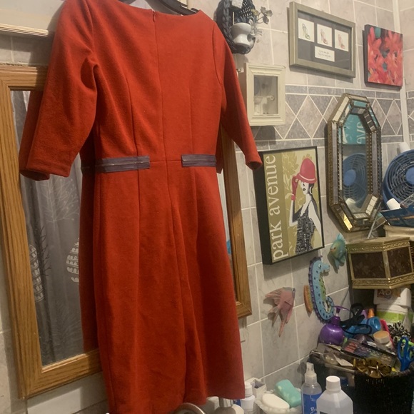 Coffee and magazine dress - Picture 8 of 11